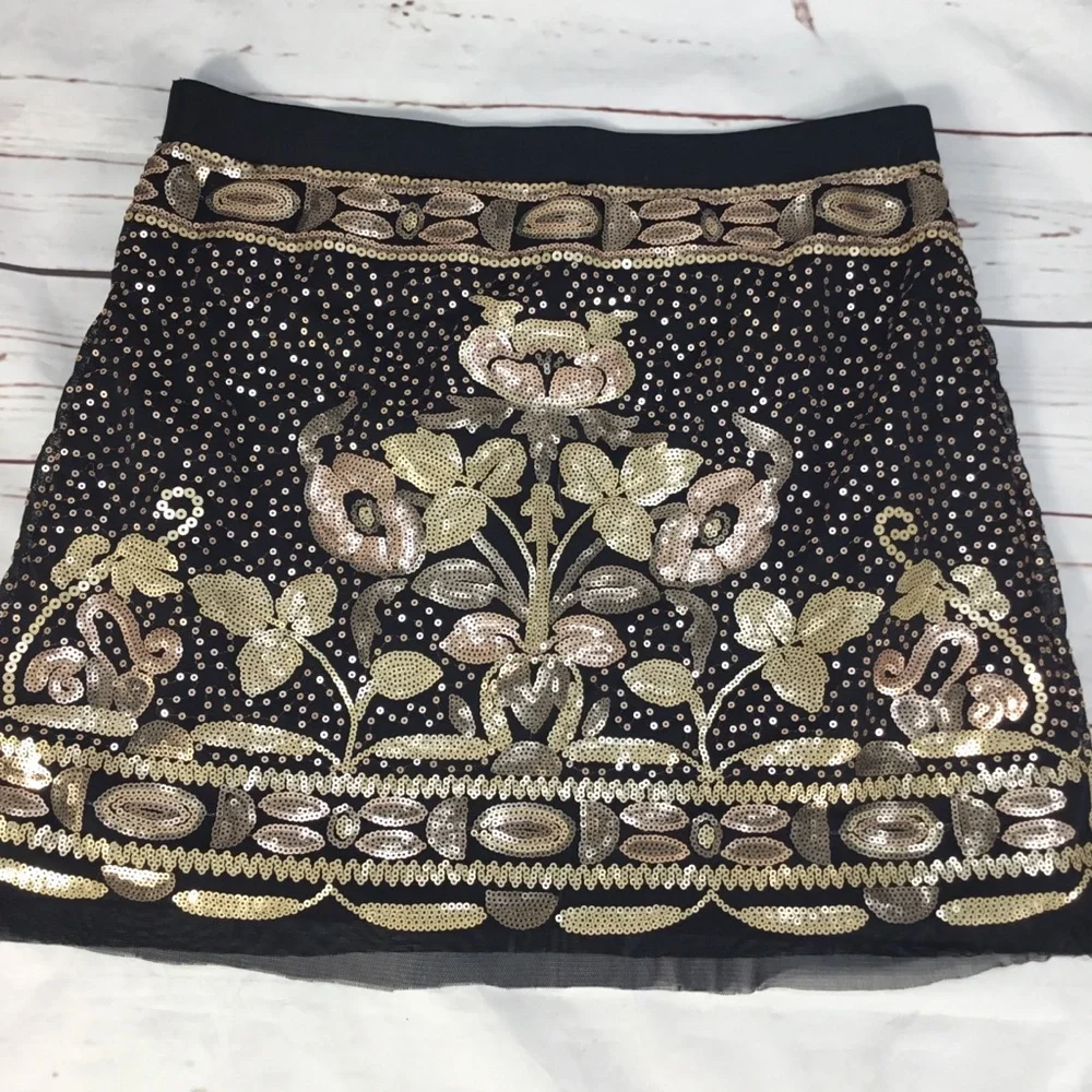 NWT Black‎ Mini Skirt Floral Gold Bronze Sequins Stretchy Size Medium